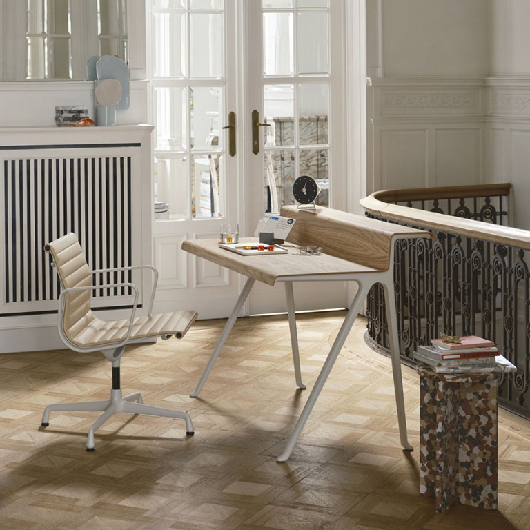 Courier-Desk-von-Vitra